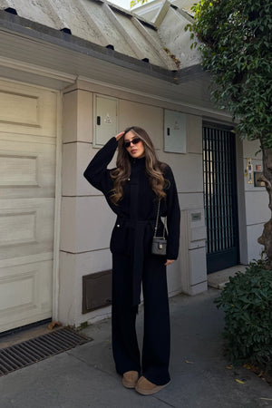 Siyah Dik Yaka Kuşaklı Tasarım Triko Takım - 0808