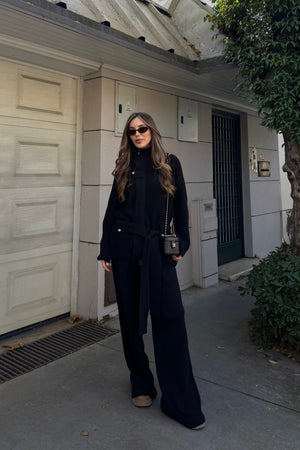 Siyah Dik Yaka Kuşaklı Tasarım Triko Takım - 0808