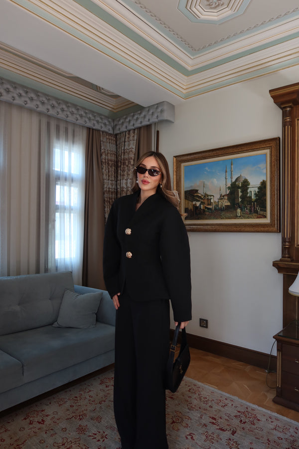 Siyah Gold Düğme Detaylı Belden Oturtma Takım - 2025186