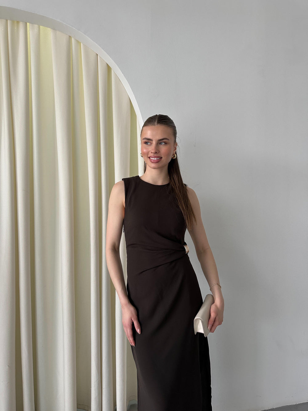 Kahverengi Gold Tokalı Elbise