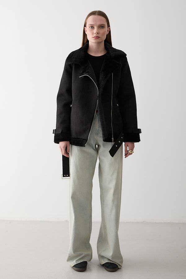 Siyah İçi Kürklü Mont