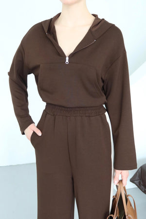 Kahverengi Kapüşonlu Garnili Takım