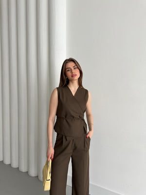 Kahverengi Kruvaze Yaka Yelek Pantolon Takım