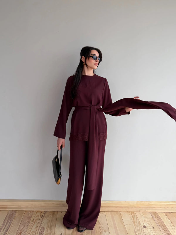 Bordo Kuşaklı Dantel Detaylı Bluz Pantolon Takım - 8006