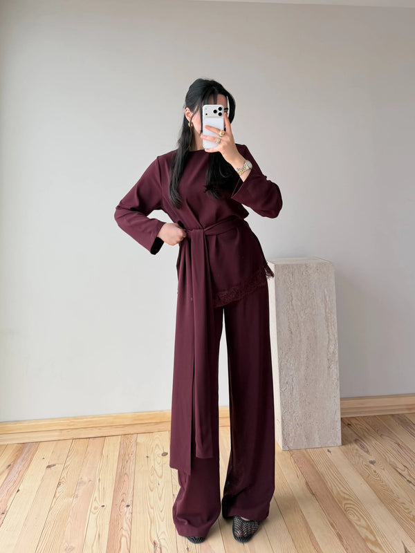 Bordo Kuşaklı Dantel Detaylı Bluz Pantolon Takım - 8006