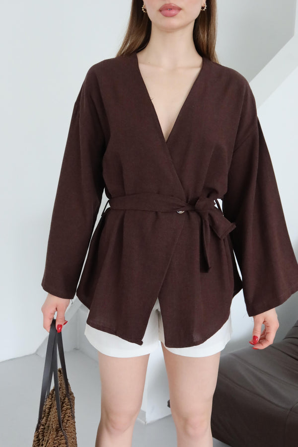 Kahverengi Pamuklu Düğme Detaylı Kemerli Keten Kimono