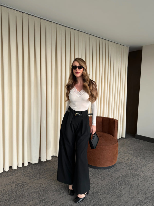 Siyah Kemerli Tasarım Pantolon - 251032