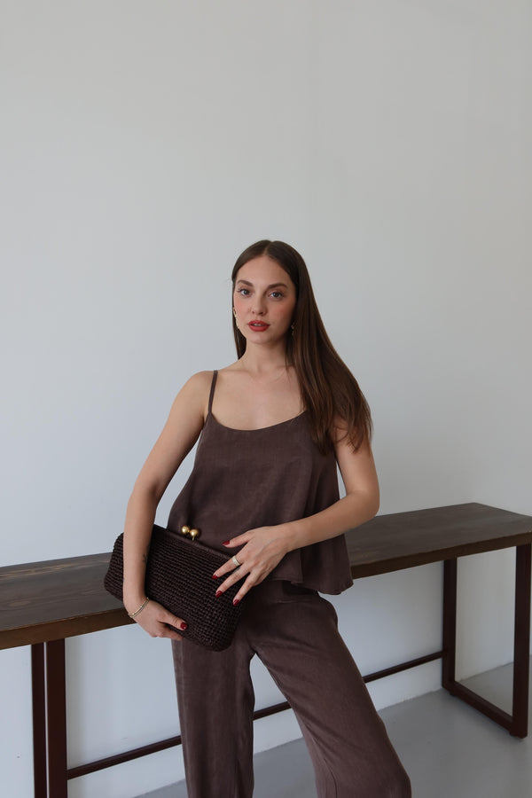 Kahverengi Saten Görünümlü Askılı Bluz Pantolon Takım