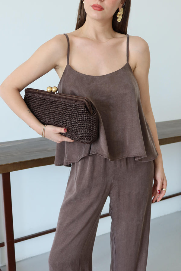 Kahverengi Saten Görünümlü Askılı Bluz Pantolon Takım