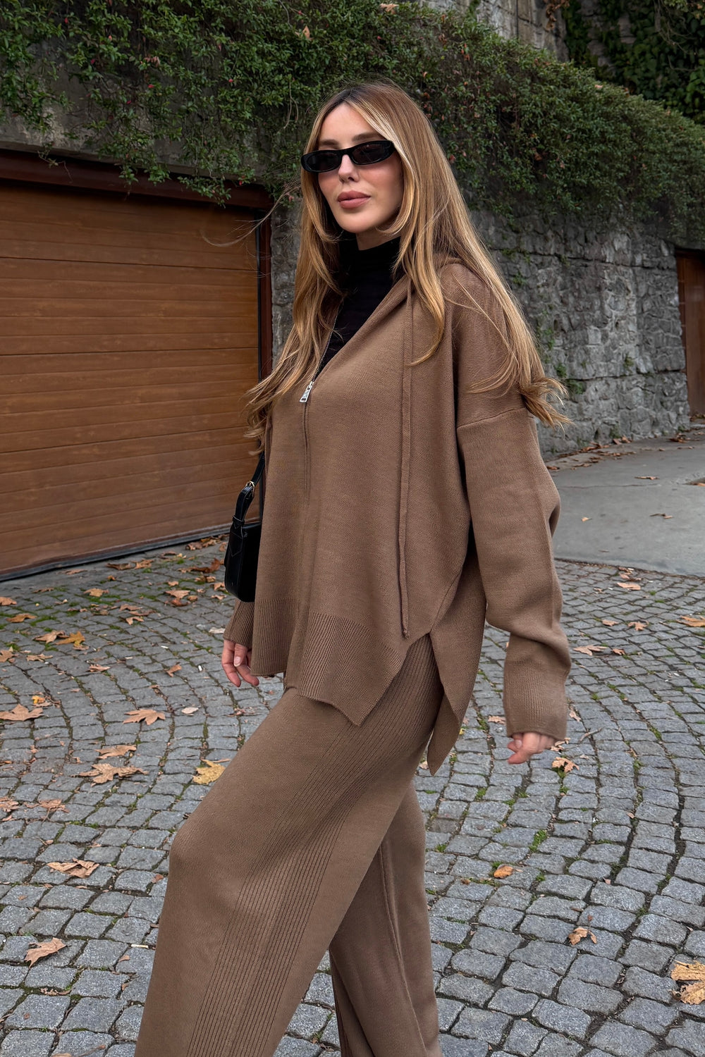 Sütlü Kahverengi Fermuarlı Kapüşonlu Triko Takım - 0511