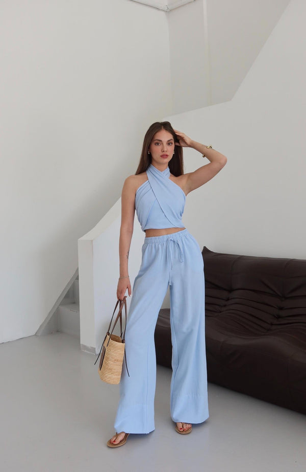 Koyu Mavi Boyundan Bağlı Büstiyer Pantolon Takım