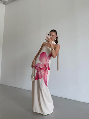 Krem Straplez Çiçek Desenli Uzun Elbise