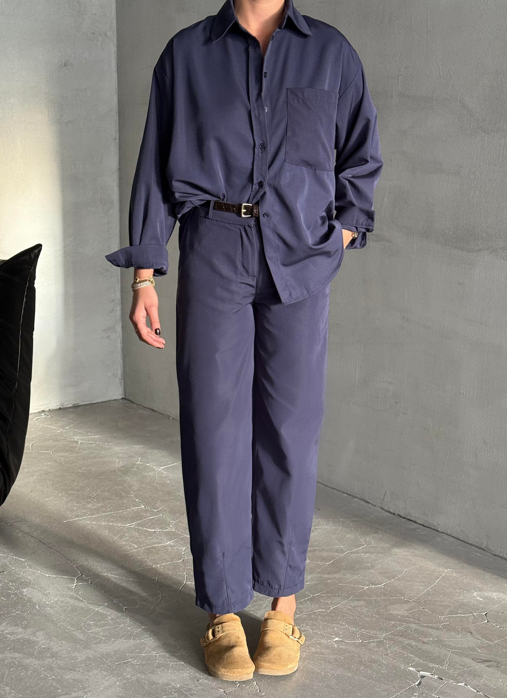 Lacivert Merlin Kemerli Gömlek Pantolon Takım