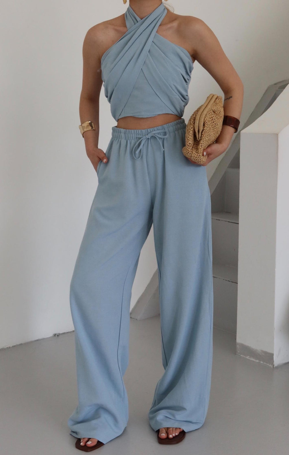 Mavi Boyundan Bağlı Büstiyer Pantolon Takım