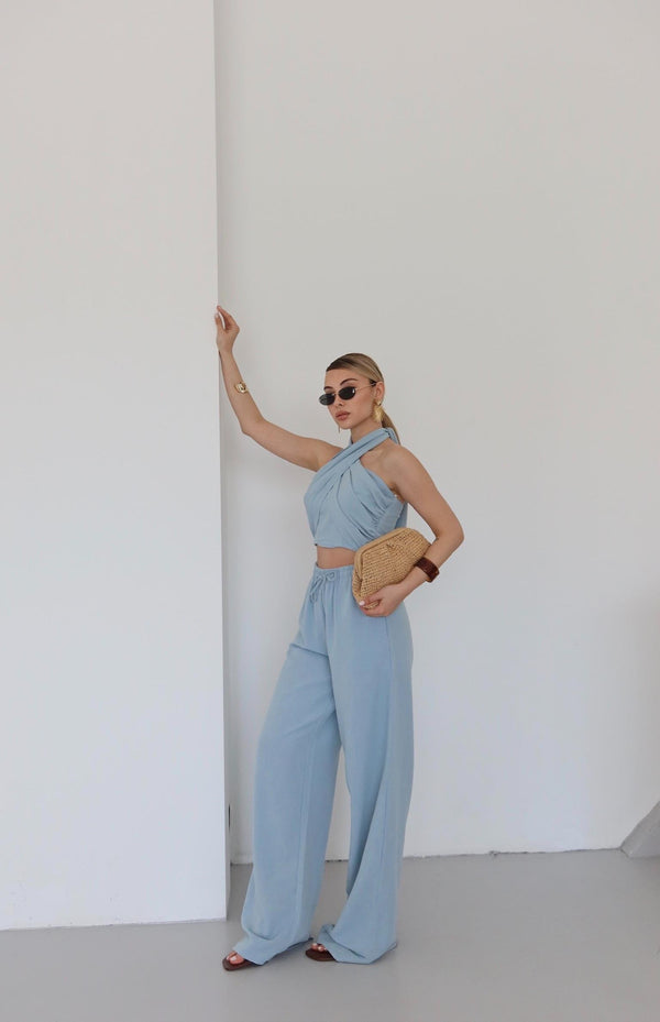 Mavi Boyundan Bağlı Büstiyer Pantolon Takım