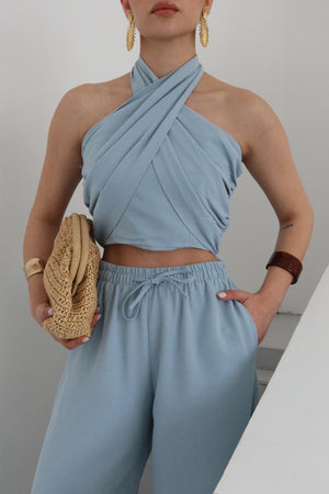 Mavi Boyundan Bağlı Büstiyer Pantolon Takım