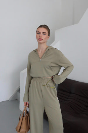 Mint Kapüşonlu Garnili Takım