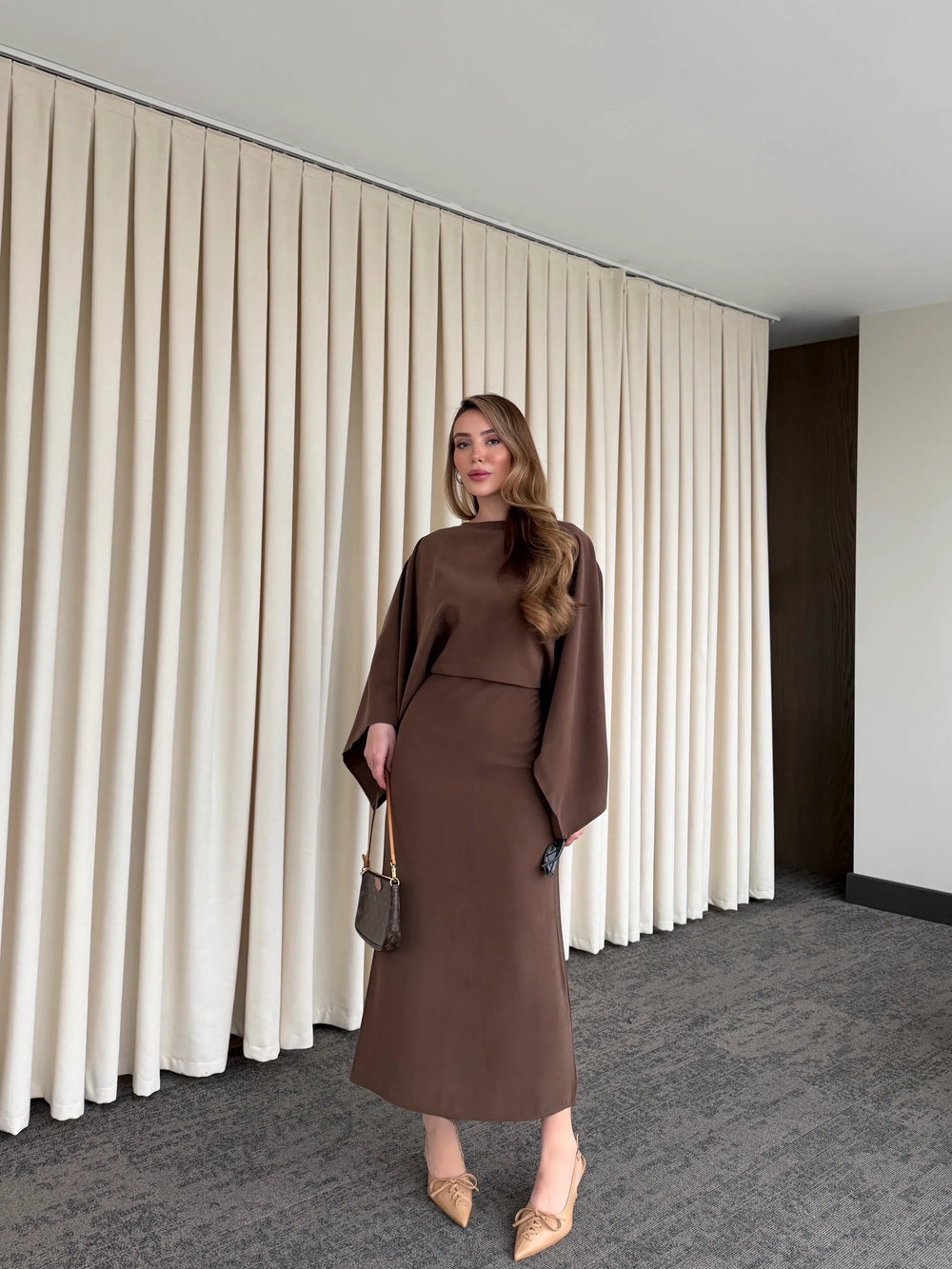 Kahverengi Yarasa Kol Modal Elbise - 5000