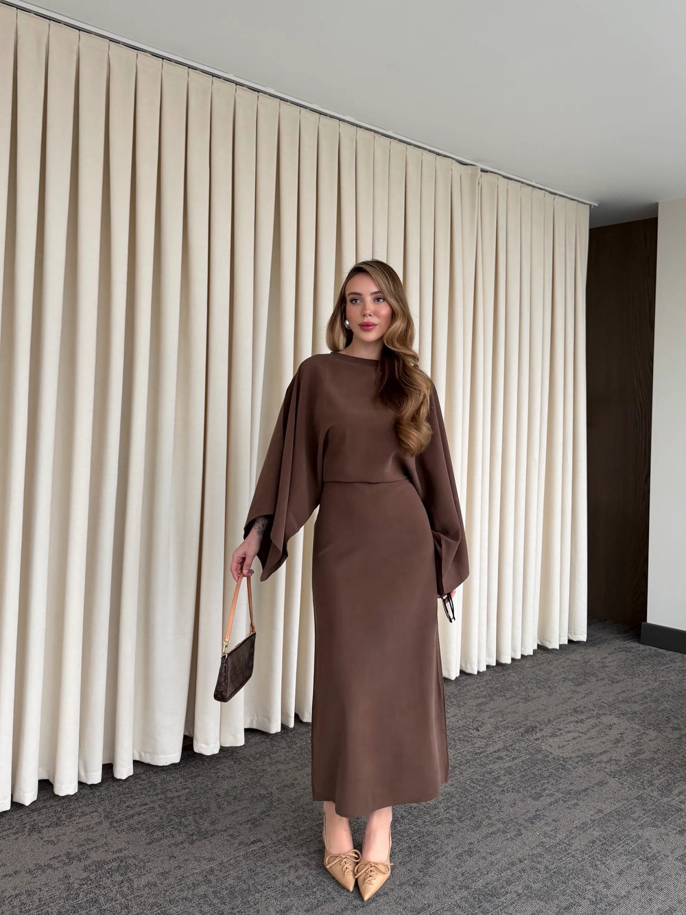Kahverengi Yarasa Kol Modal Elbise - 5000