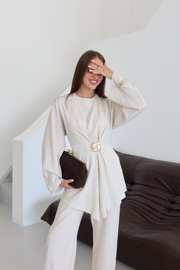 Natural Gold Broşlu Bluz Pantolon Takım