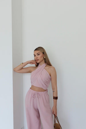 Pembe Boyundan Bağlı Büstiyer Pantolon Takım