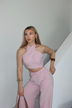 Pembe Boyundan Bağlı Büstiyer Pantolon Takım