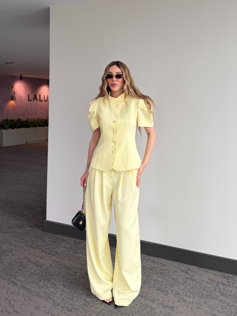 Sarı Kaplama Düğmeli Balon Kol Takım - 8407