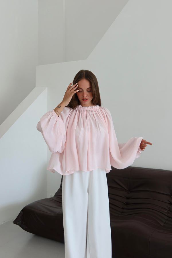 Pembe Yakası Büzgülü Yarasa Kol Bluz