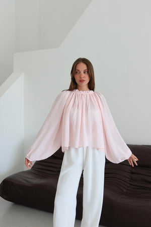 Pembe Yakası Büzgülü Yarasa Kol Bluz