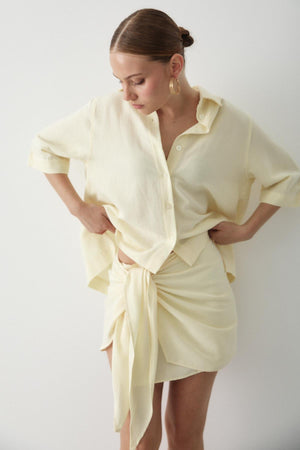 Sarı Bağlama Detaylı Etek Gömlek Takım