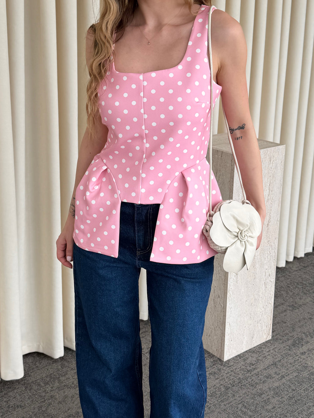 Pembe Kare Yaka Puantiyeli Bluz - 8433