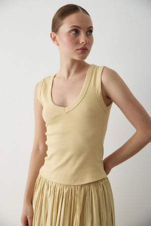 Sarı V Yaka Fitilli Bluz