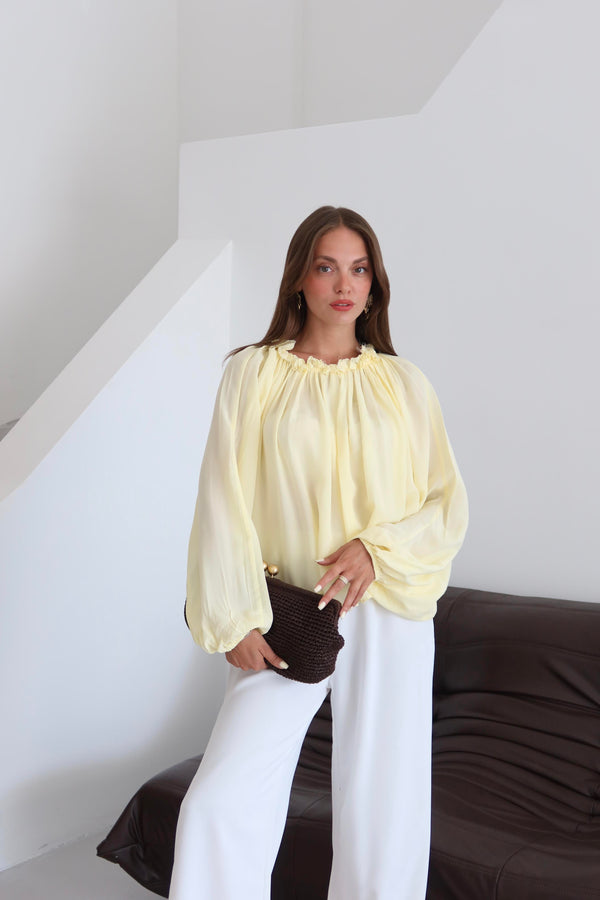 Sarı Yakası Büzgülü Yarasa Kol Bluz