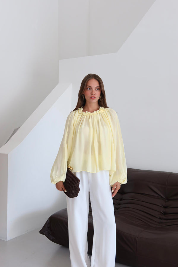 Sarı Yakası Büzgülü Yarasa Kol Bluz