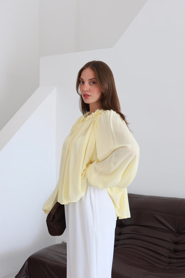 Sarı Yakası Büzgülü Yarasa Kol Bluz