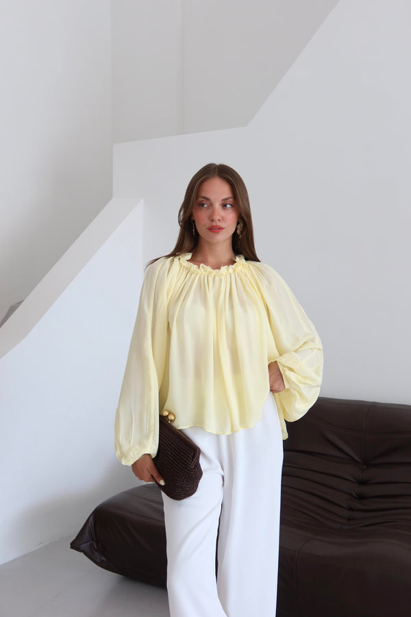 Sarı Yakası Büzgülü Yarasa Kol Bluz