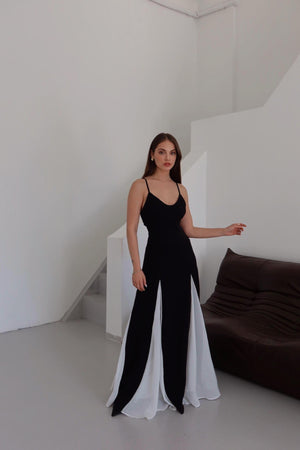 Siyah Beyaz Ayarlanabilir Askılı Uzun Elbise