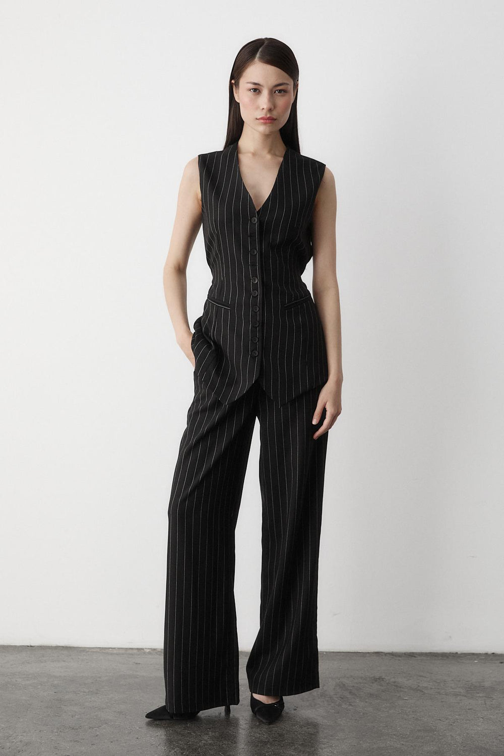 Siyah Çok Düğmeli Çizgili Premium Takım