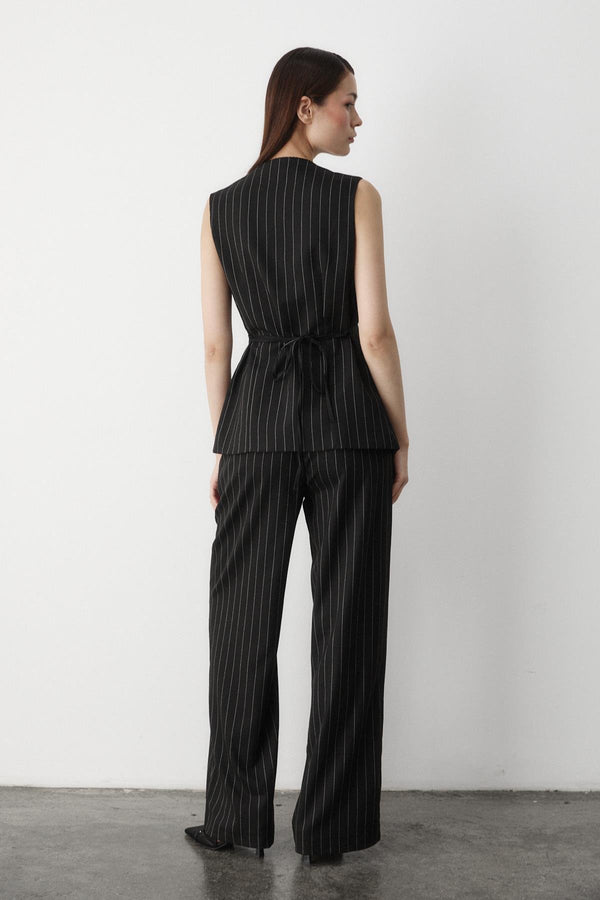 Siyah Çok Düğmeli Çizgili Premium Takım