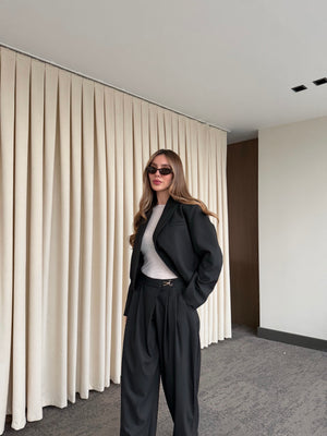 Siyah Crop Ceket Pantolon Takım - 9689