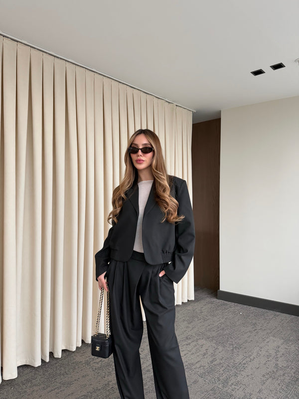 Siyah Crop Ceket Pantolon Takım - 9689