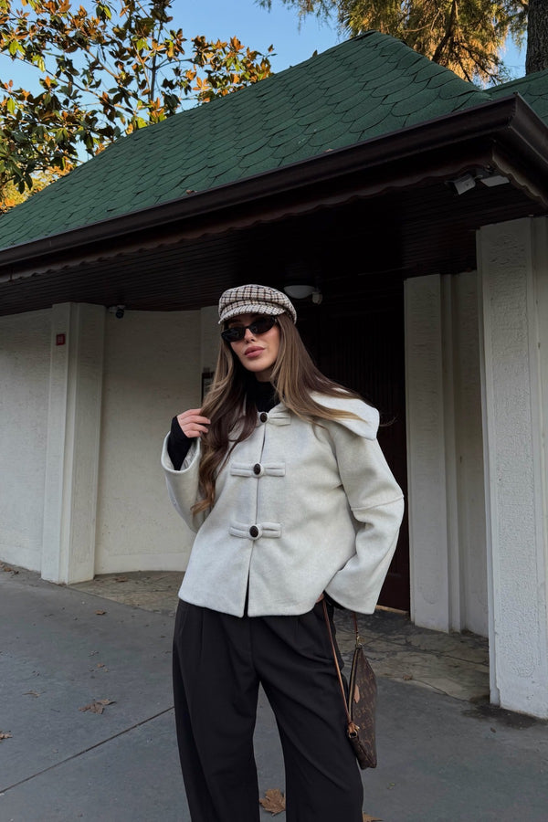 Taş Düğme Detaylı Kısa Kaşe Ceket - 7675