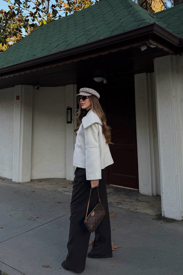 Taş Düğme Detaylı Kısa Kaşe Ceket - 7675