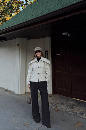 Taş Düğme Detaylı Kısa Kaşe Ceket - 7675