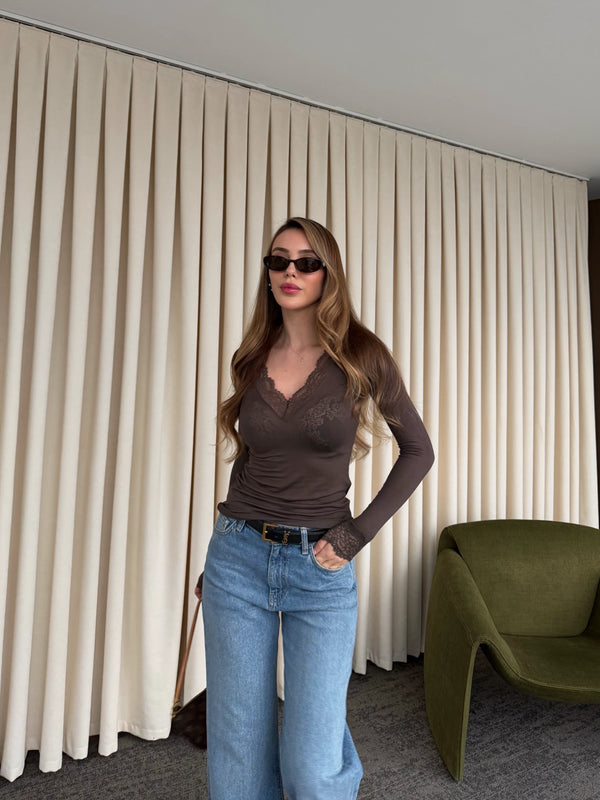 Kahverengi Kaşmir Dokulu Dantel Detaylı V Yaka Bluz - 1727