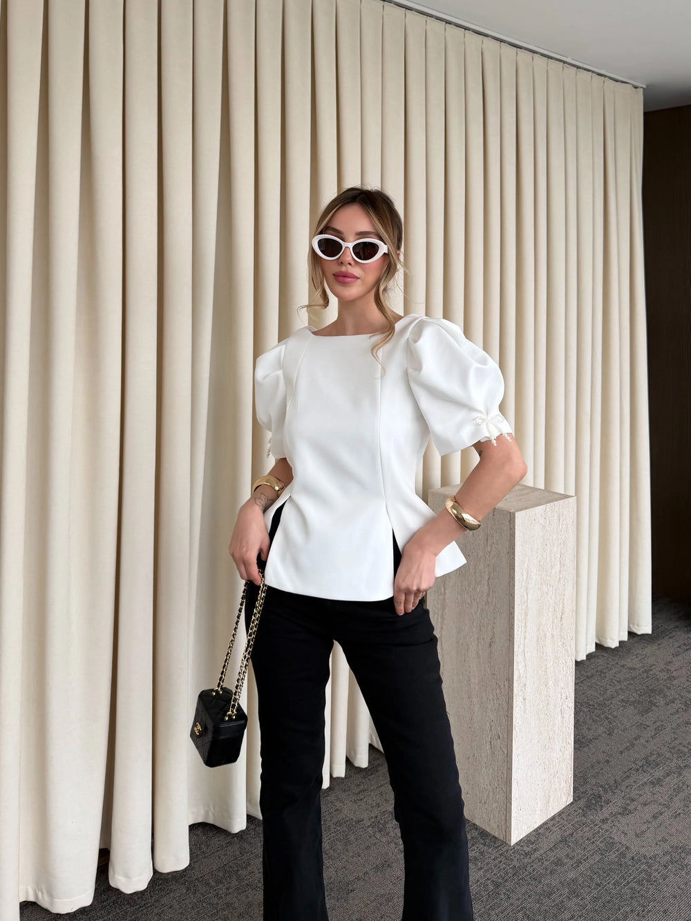 Ekru Kolu İnci Fiyonk Detaylı Bluz - 5001