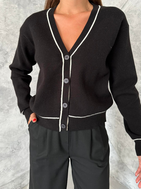 Siyah Kontrast Şeritli Düğmeli Hırka