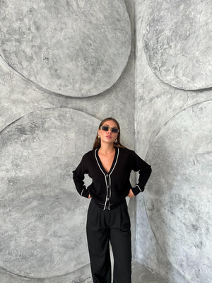 Siyah Kontrast Şeritli Düğmeli Hırka