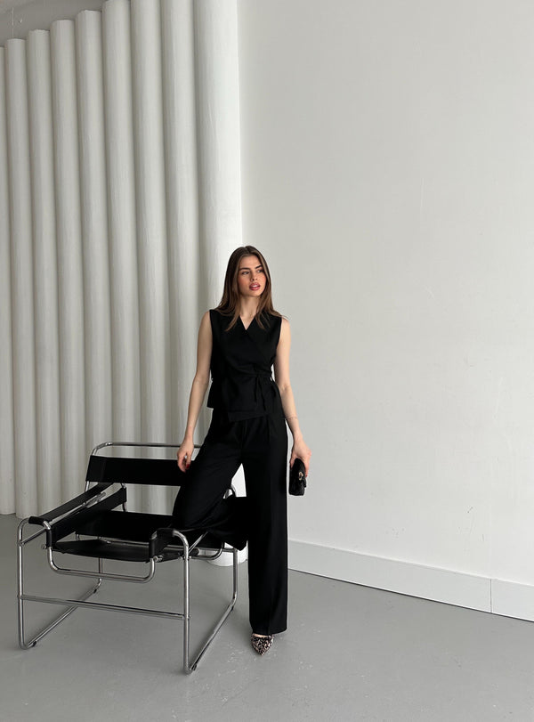 Siyah Kruvaze Yaka Yelek Pantolon Takım