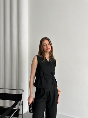 Siyah Kruvaze Yaka Yelek Pantolon Takım